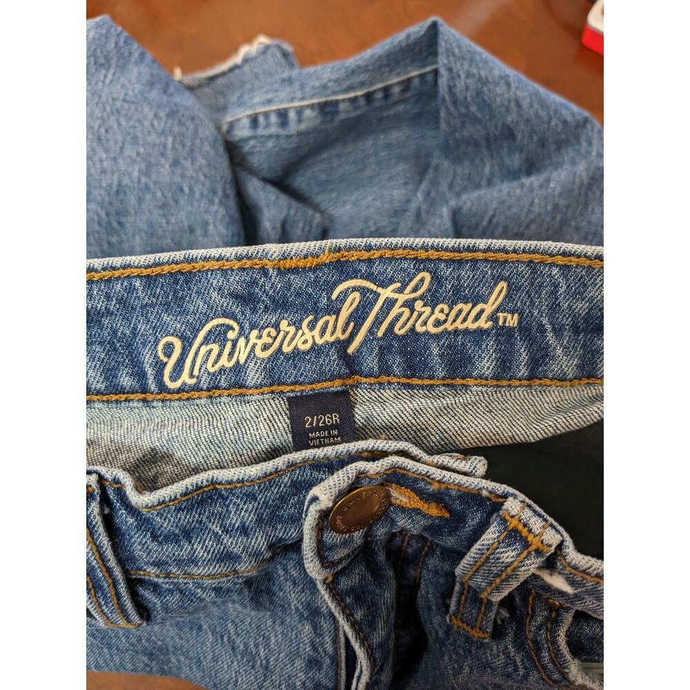 Universal Thread Straight Leg Jeans 2/26R Light Wash Distressed High Rise Ripped - Picture 3 of 10